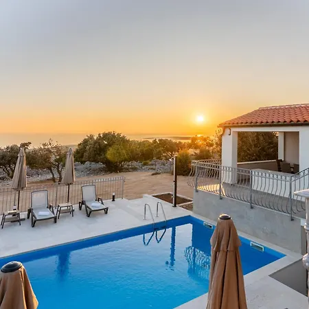 Lareva - Sunset View
